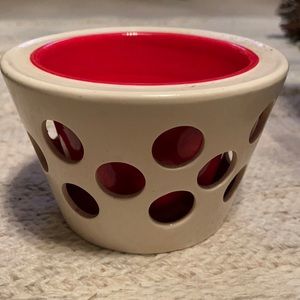 Red Circle Cut Retro Style Pot.